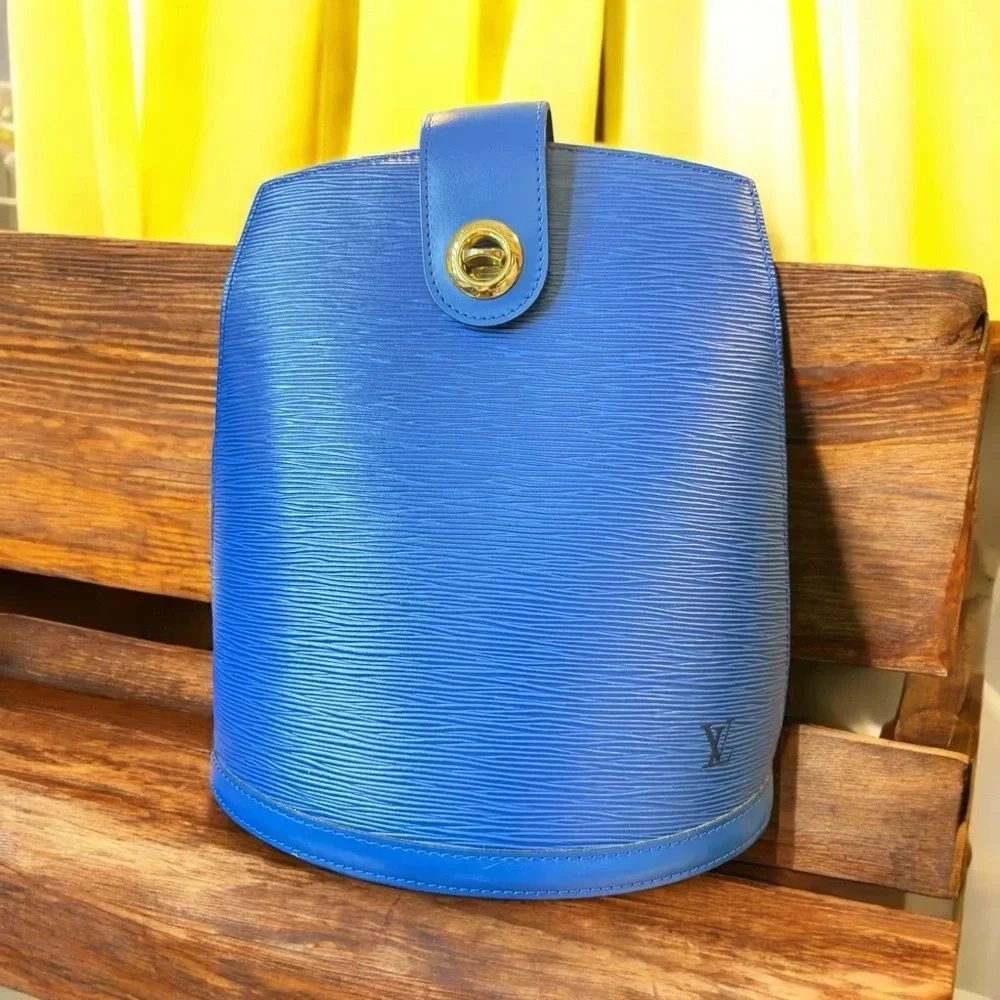 Louis Vuitton Toledo Blue Epi Cluny Bag
